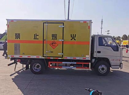 红花岗爆破器材运输车技术升级与安全合规新趋势